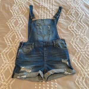 Adorable overalls!